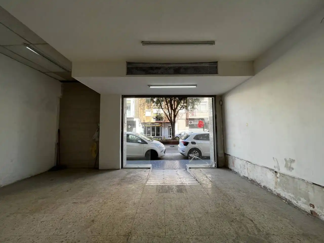 Local de lloguer a Calle Coronel Sanfeliu, 54, Estruch - Eixample