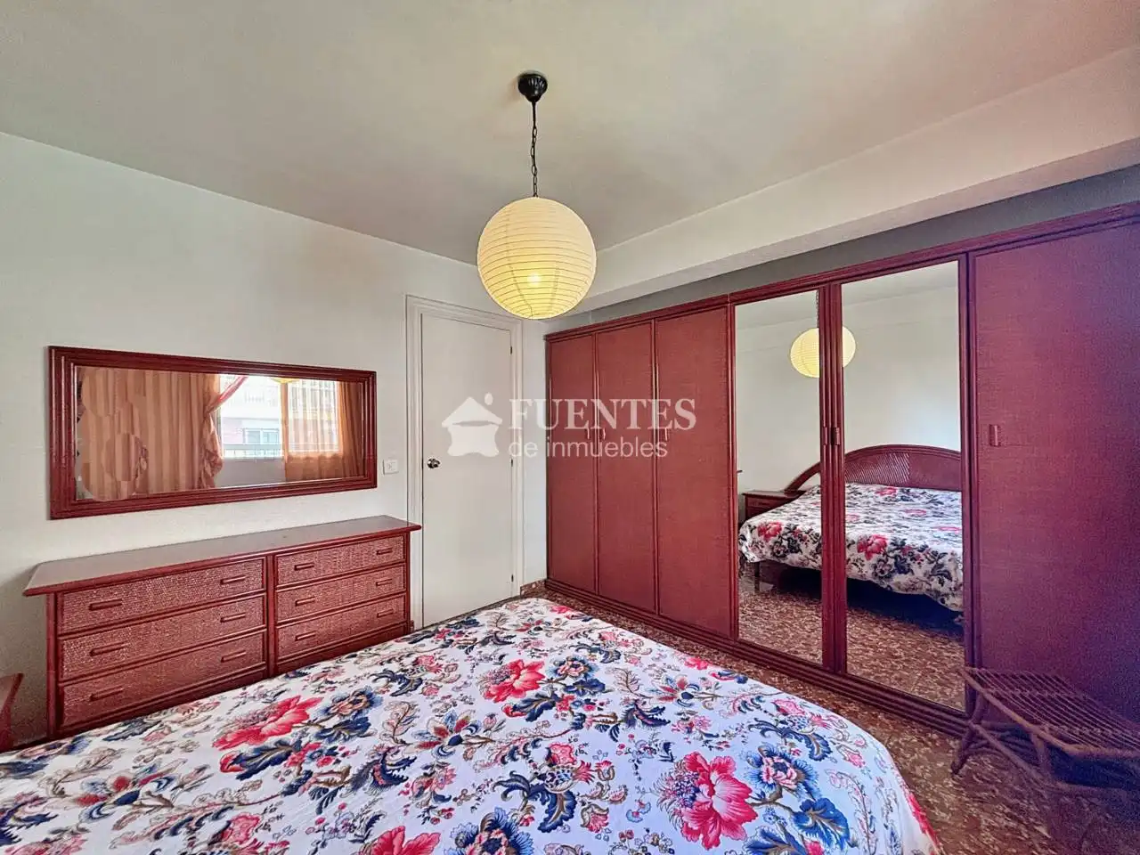 Habitación de Piso en venta en Alicante / Alacant con Terraza y Amueblado