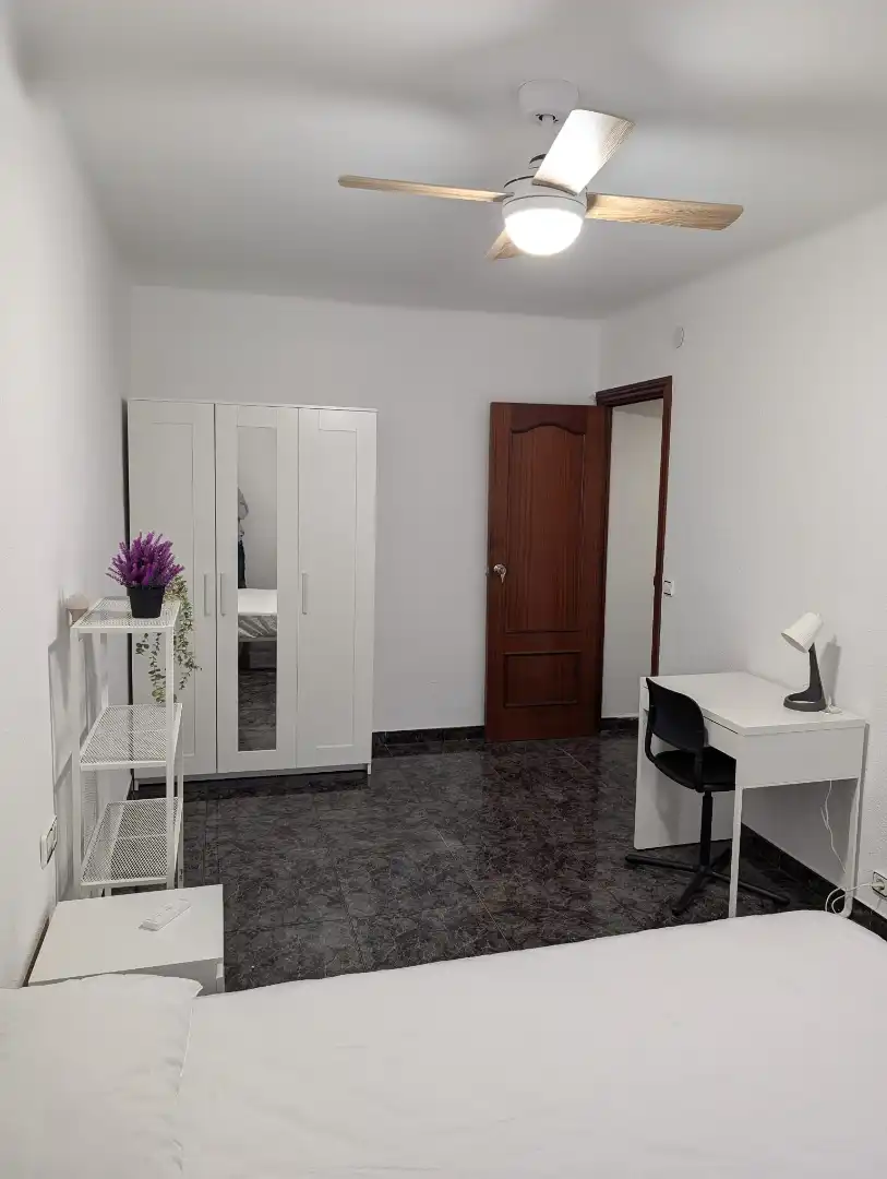 Habitación de Ático en venta en Santa Coloma de Gramenet con Terraza