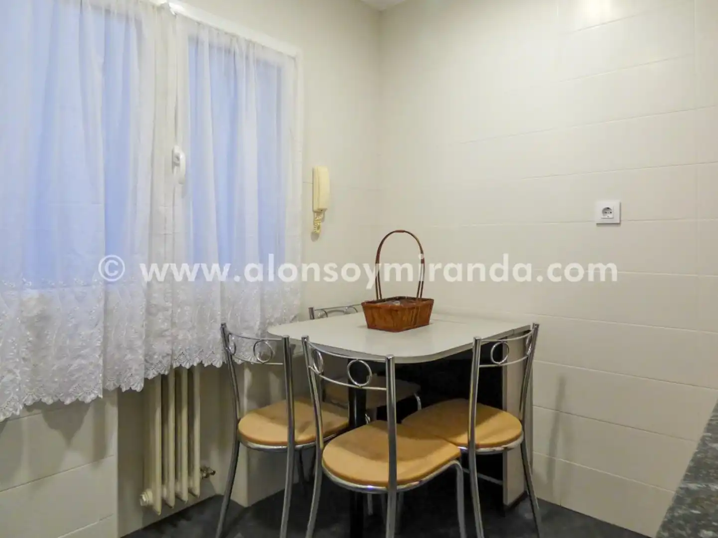 Esszimmer von Wohnung zur Miete in Oviedo  mit Heizung, Parkett und Möbliert