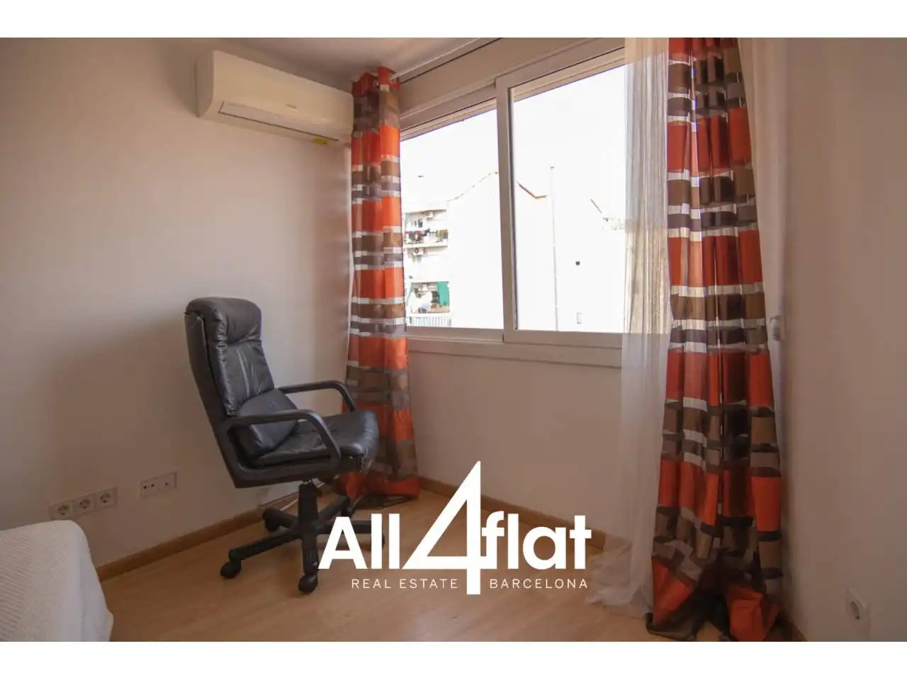 Àtic de lloguer en Barcelona amb Aire condicionat, Parquet i Terrassa