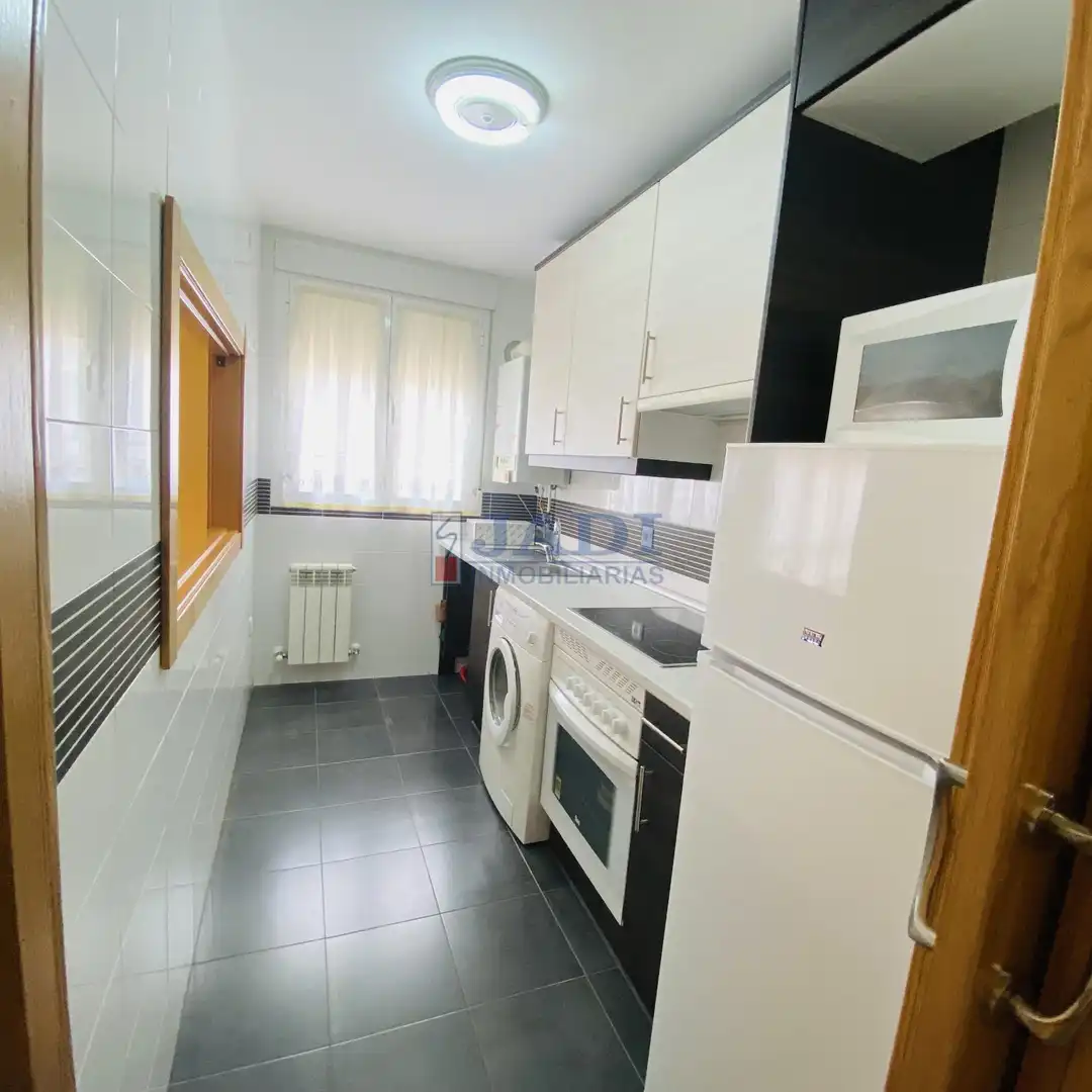 Cocina de Apartamento en venta en Valdepeñas con Aire acondicionado, Calefacción y Amueblado