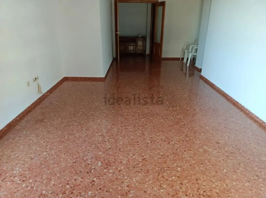 Flat for rent in Valencia  with Air Conditioner, Oven and Microwave