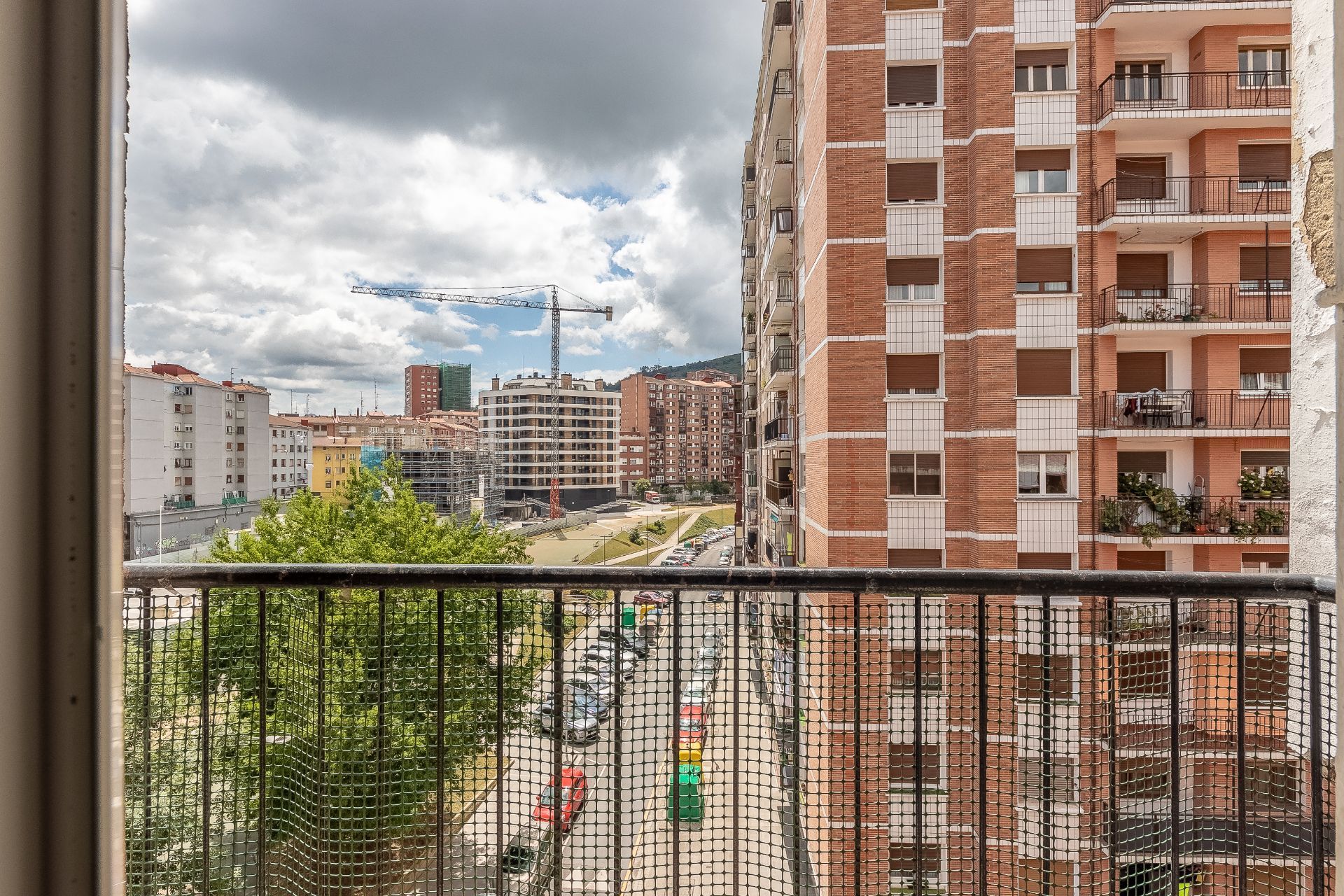 Vista exterior de Piso en venta en Basauri  con Calefacción y Terraza