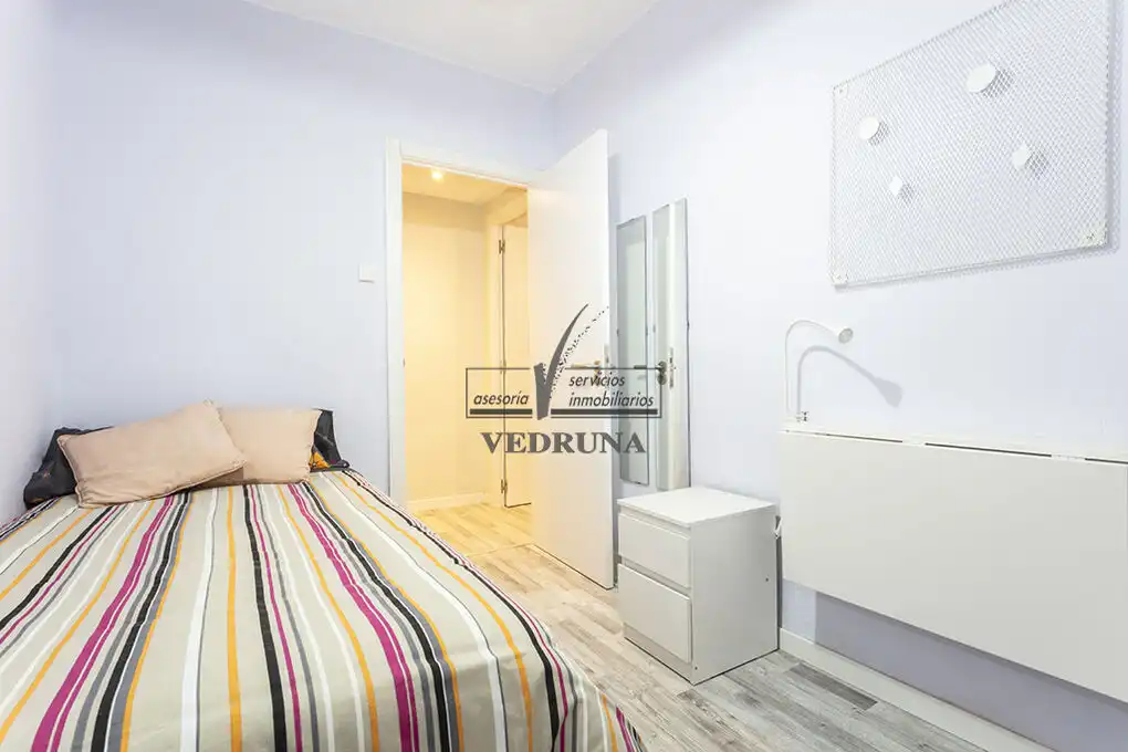 Bedroom of Flat for rent in Zaragoza  with Heating, Oven and Washing machine