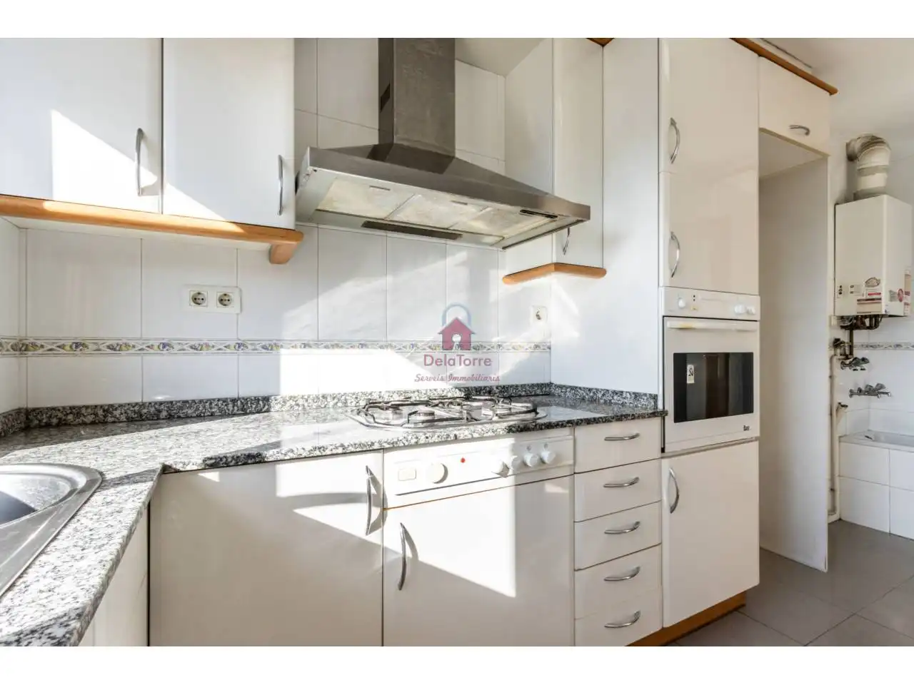 Kitchen of Attic for sale in Llevant