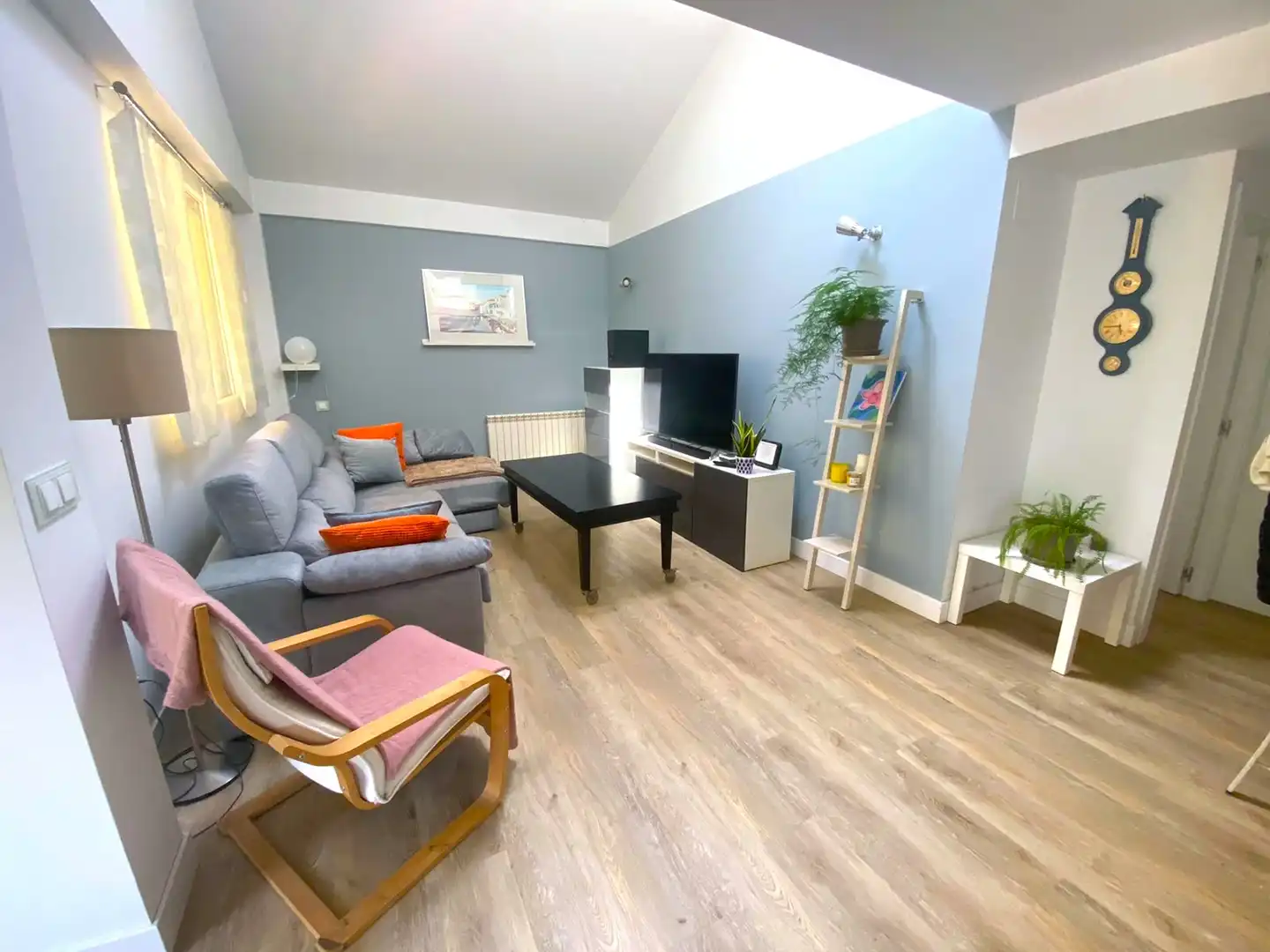 Living room of Houses for sale in Castro-Urdiales  with Heating, Private garden and Parquet flooring
