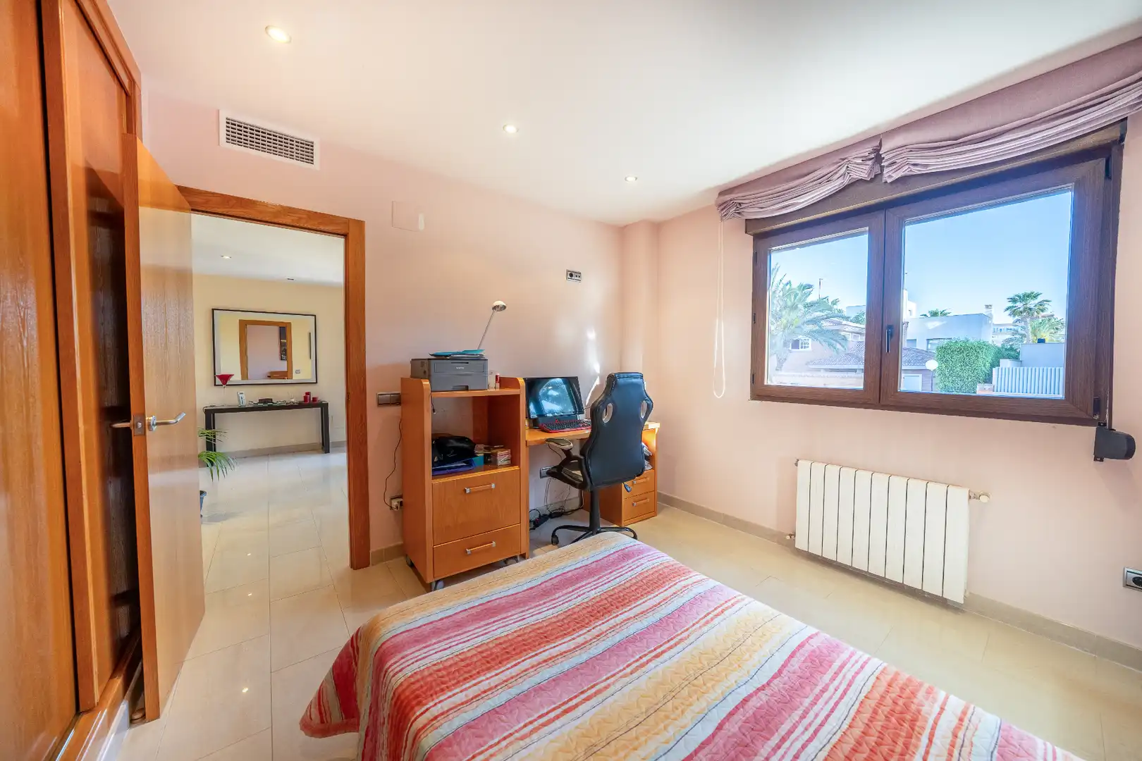 Habitación de Casa o chalet en venta en Torrevieja con Aire acondicionado, Calefacción y Jardín privado