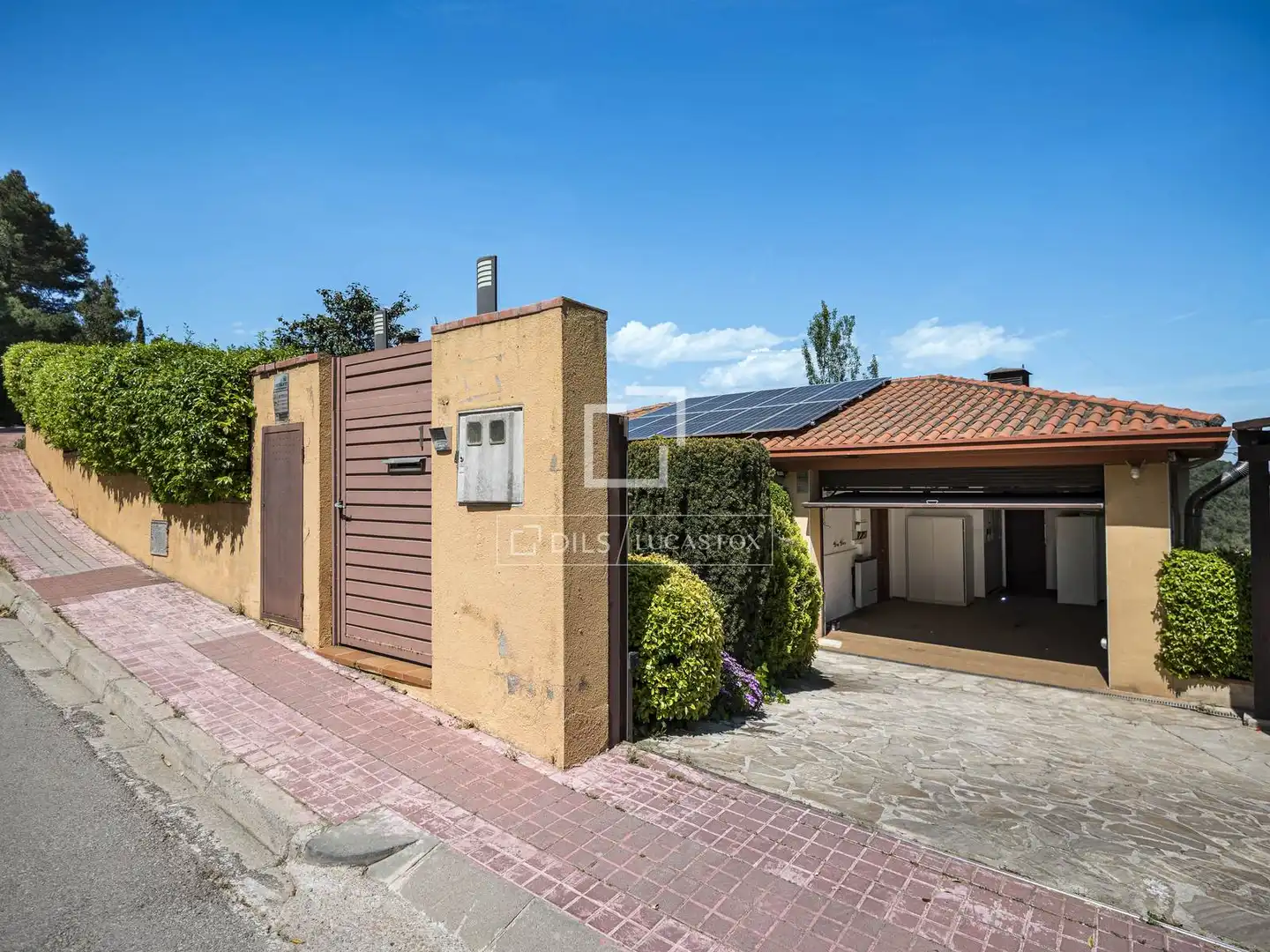 Exterior view of Houses for sale in Sant Cugat del Vallès  with Air Conditioner, Heating and Terrace