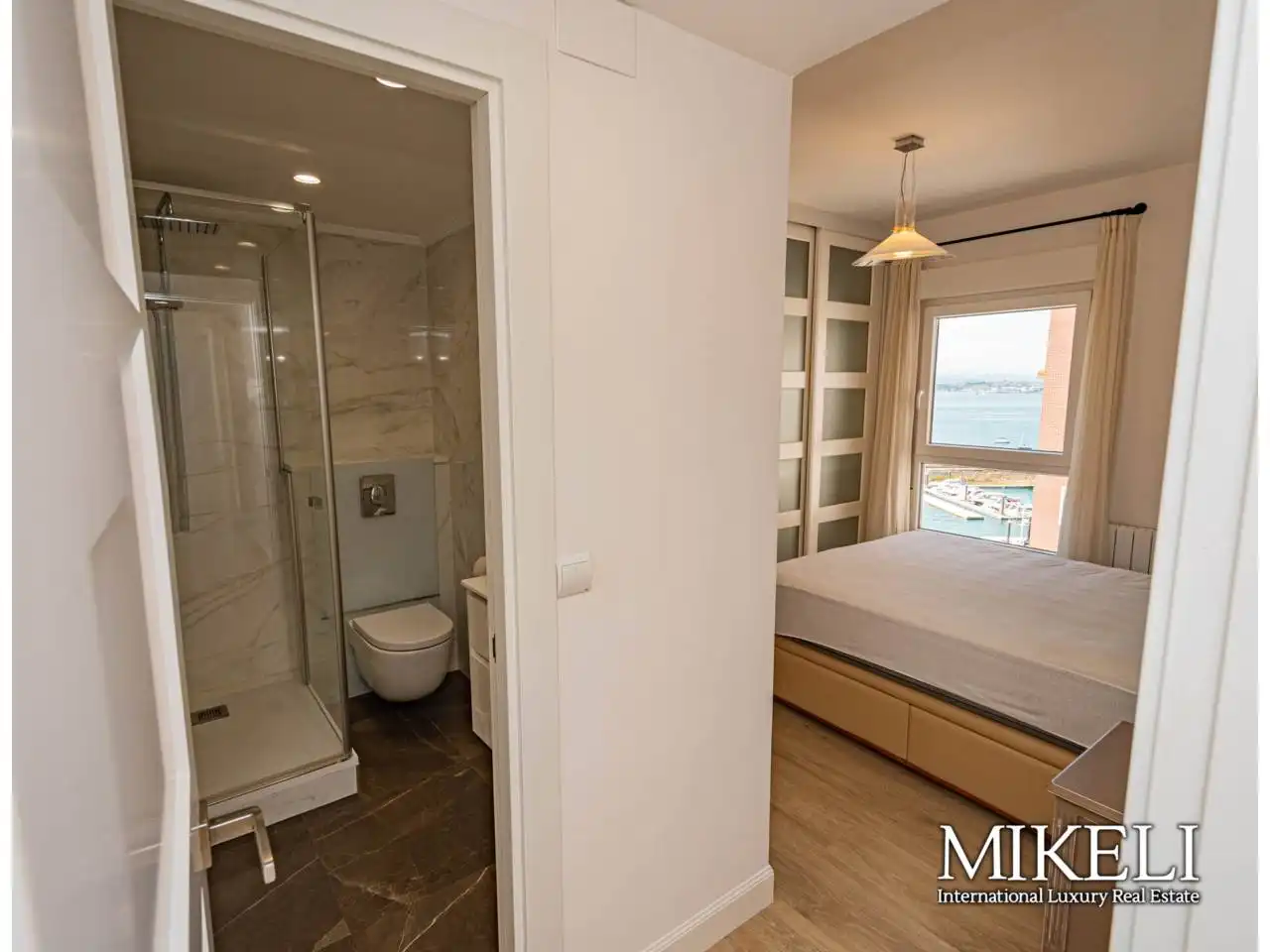 Schlafzimmer von Wohnung zur Miete in Santander mit Heizung und Möbliert
