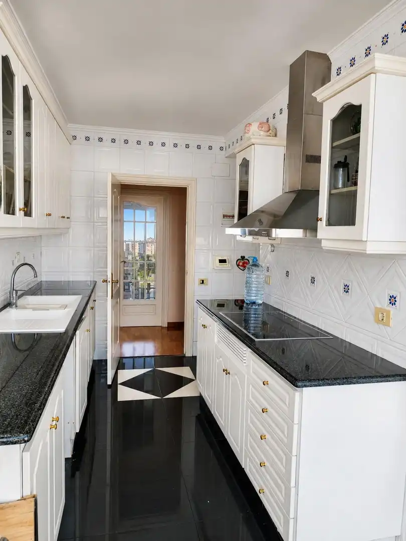 Cocina de Piso en venta en Barcelona con Jardín privado y Parquet