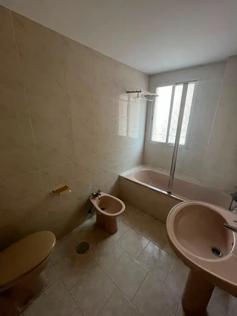 Bany de Pis en venda en Córdoba amb Parquet, Moblat i Forn