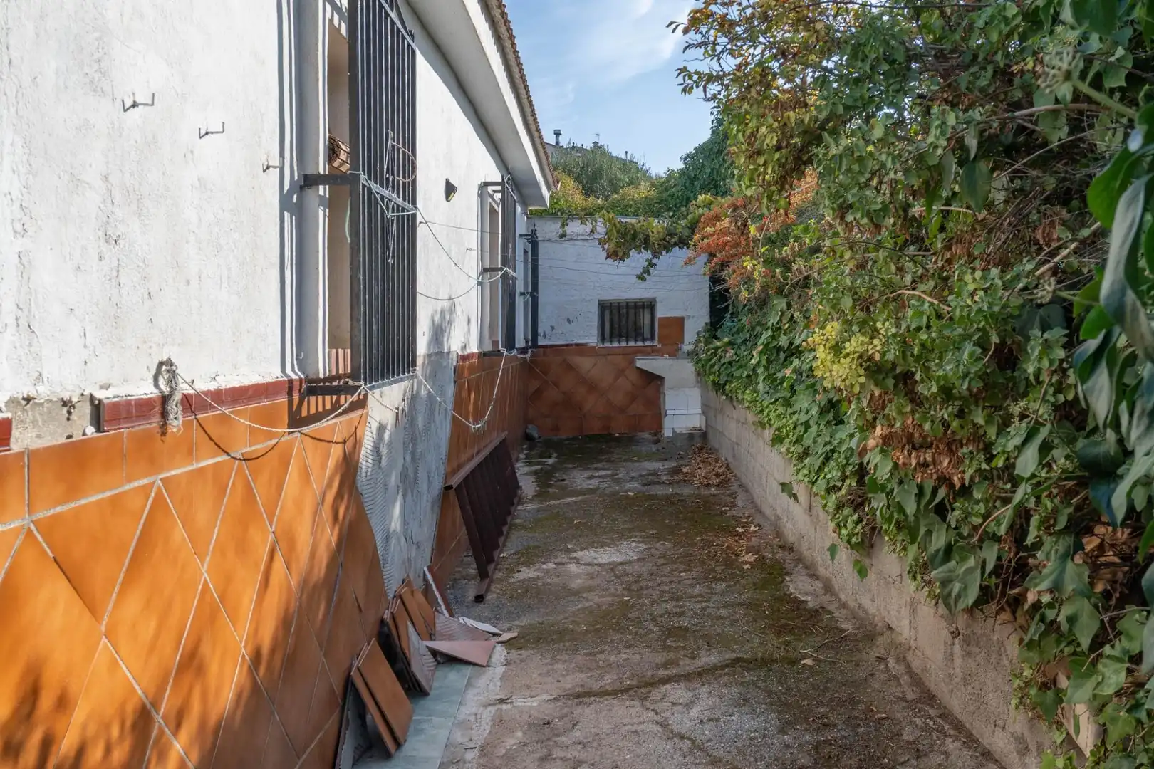 Außenansicht von Country house zum Verkauf in Las Gabias mit Privatgarten, Terrasse und Abstellraum