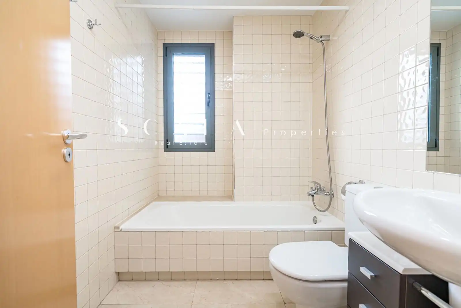 Baño de Piso en venta en Madrid con Aire acondicionado, Calefacción y Parquet