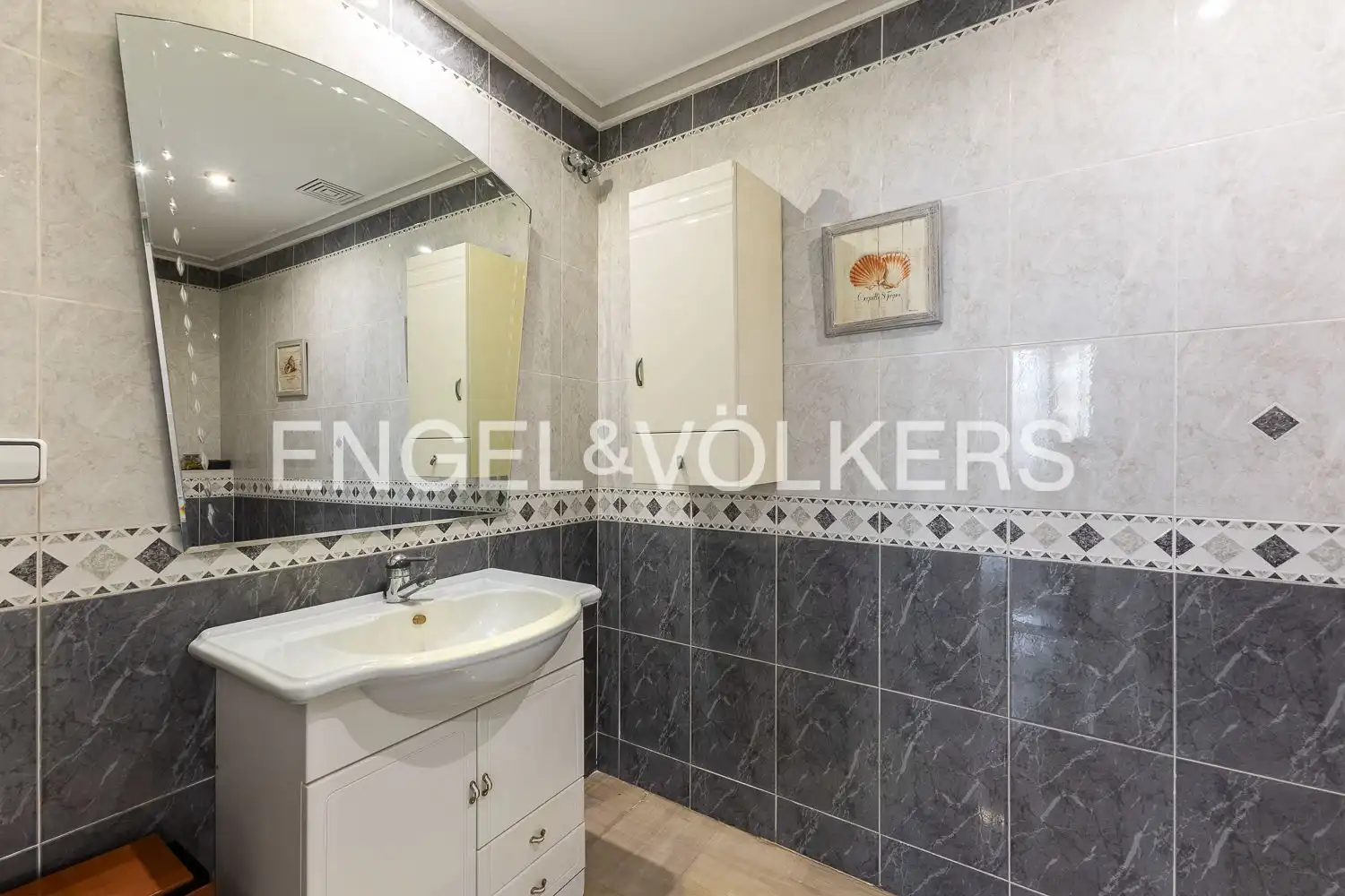 Bathroom of Detached homes for sale in Albal, Valencia