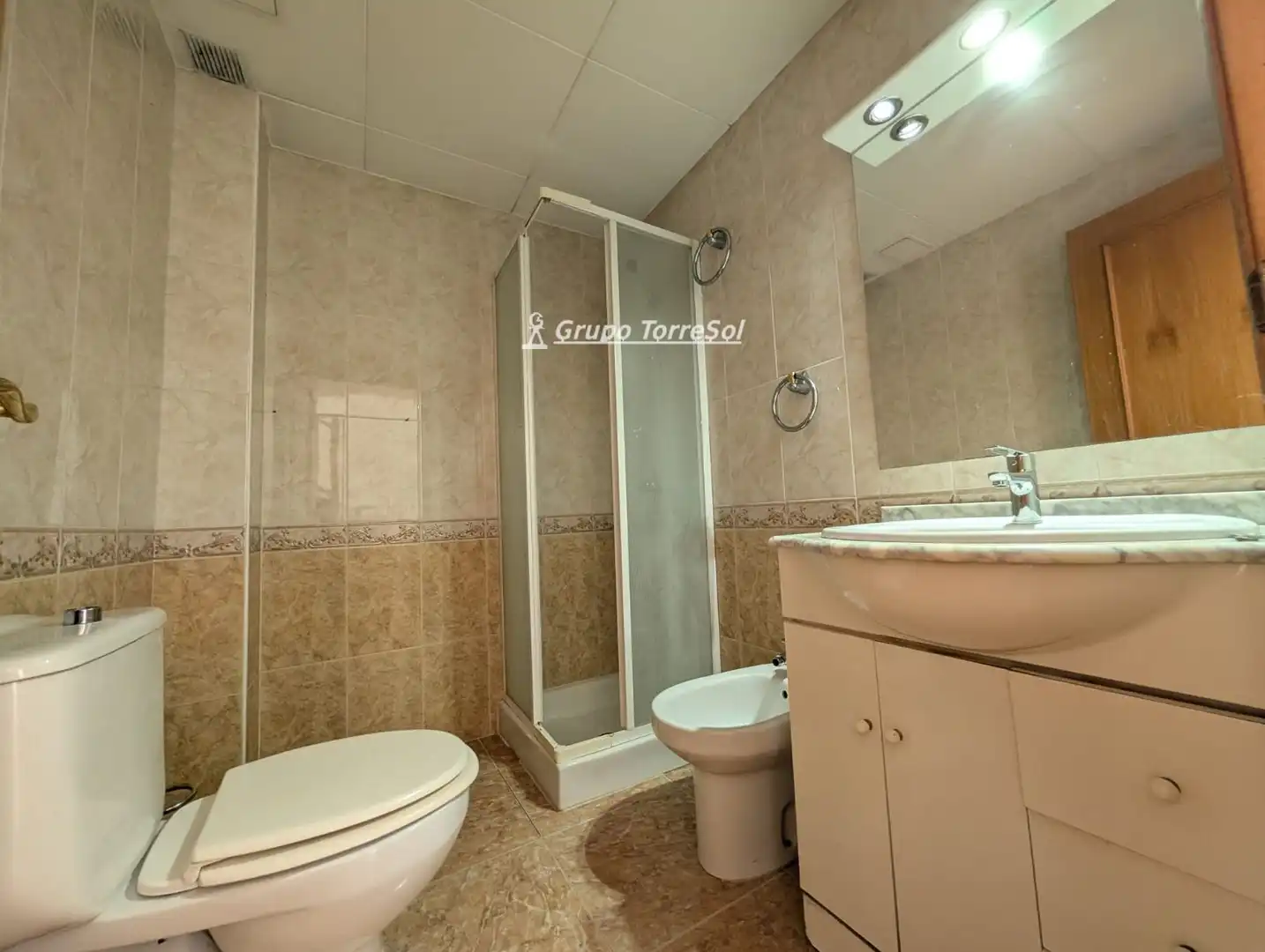 Baño de Casa adosada en venta en El Vendrell con Aire acondicionado, Calefacción y Terraza