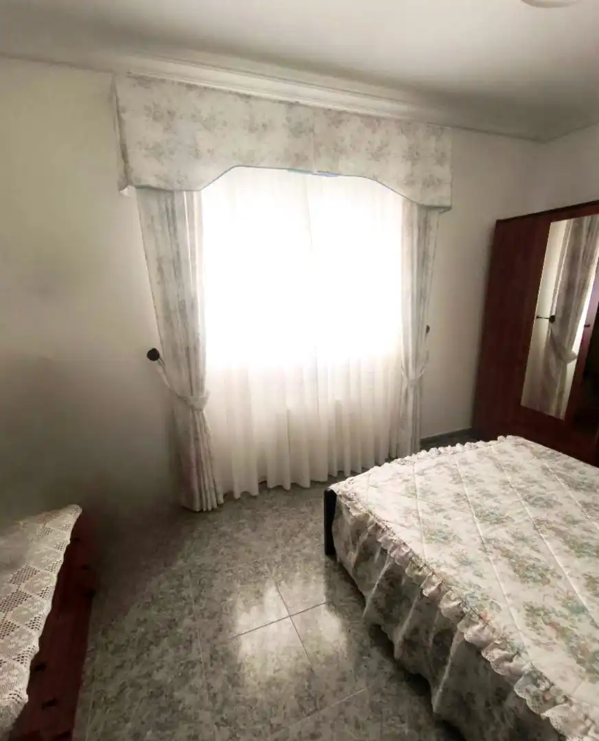 Dormitori de Casa adosada en venda en Montearagón amb Aire condicionat i Calefacció