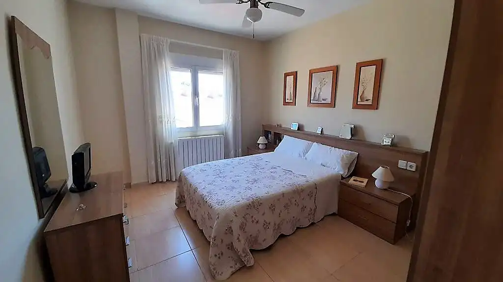 Habitación de Casa adosada en venta en Villalgordo del Júcar con Calefacción y Terraza
