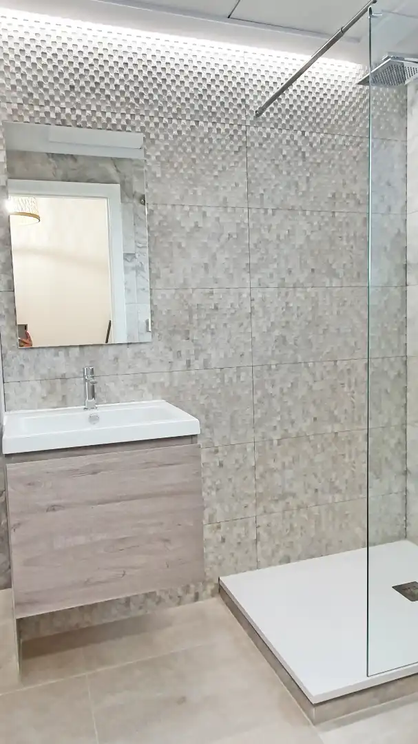 Baño de Apartamento de alquiler en Oliva con Aire acondicionado, Calefacción y Terraza