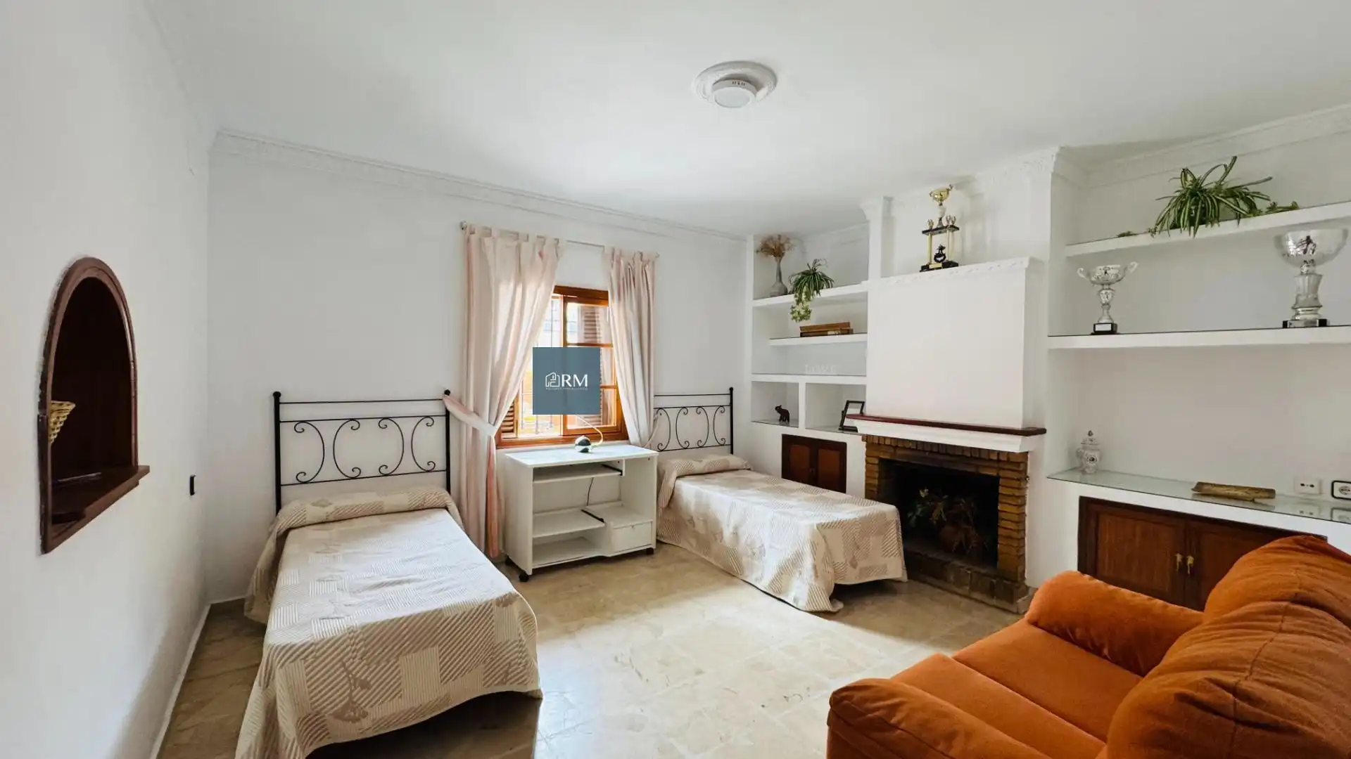 Sala d'estar de Casa o xalet en venda en Sanlúcar de Barrameda amb Jardí privat, Terrassa i Traster