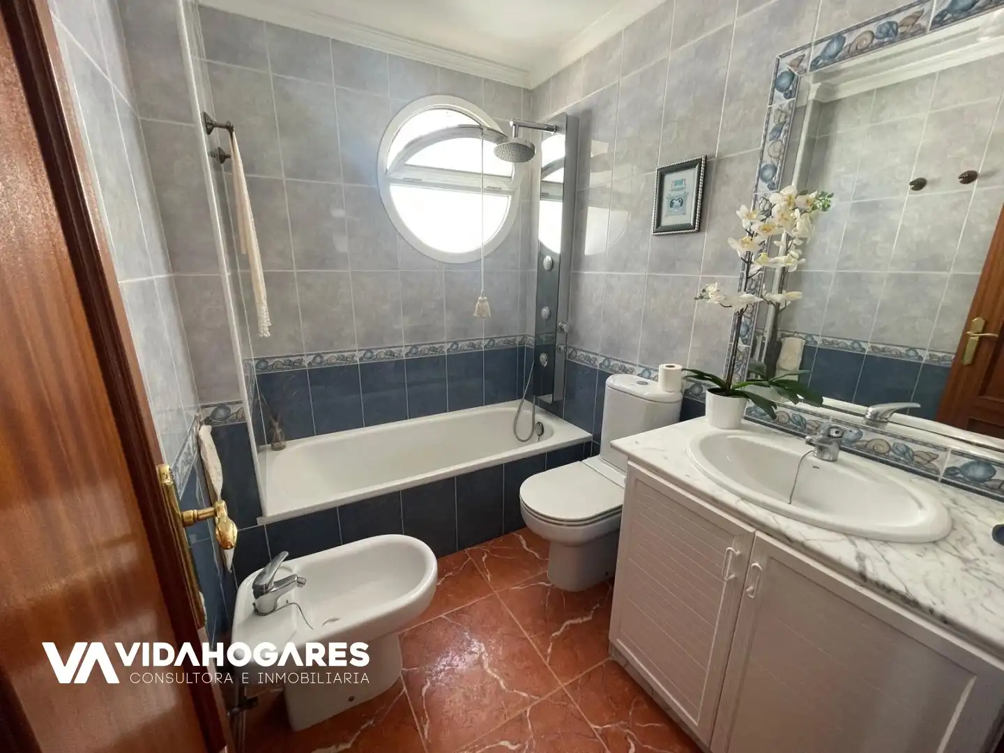 Bathroom of Flat for sale in Rota  with Terrace
