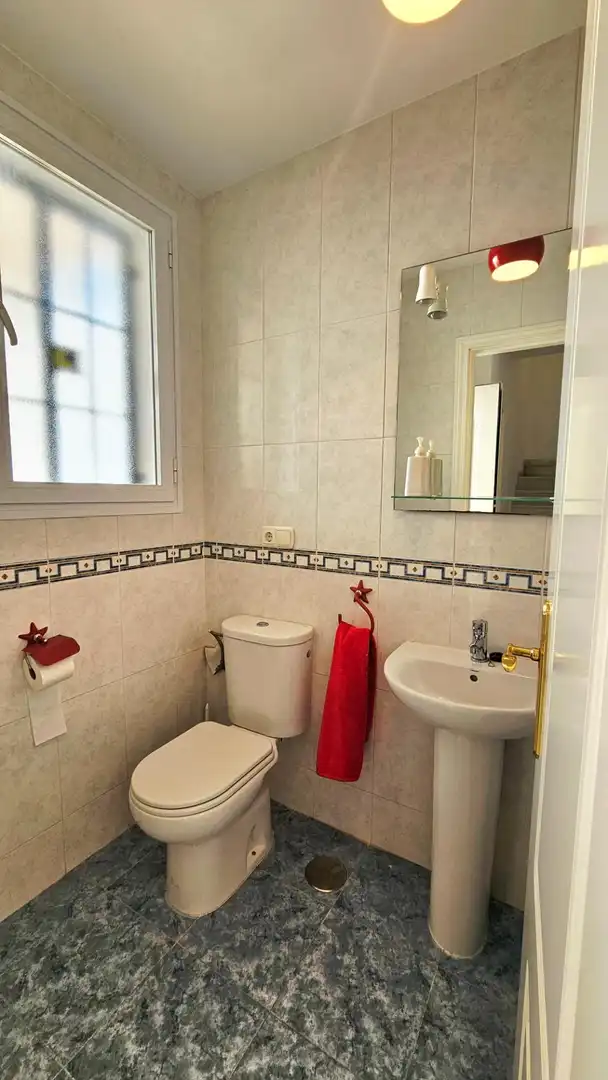 Bany de Casa adosada en venda en Benalmádena amb Aire condicionat, Jardí privat i Terrassa