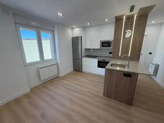 Cocina de Apartamento en venta en León Capital  con Calefacción y Parquet