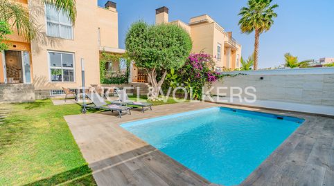 Foto 2 de Casa adosada en venta en Calle Conrado Albadalejo, 43, Alicante Golf, Alicante / Alacant