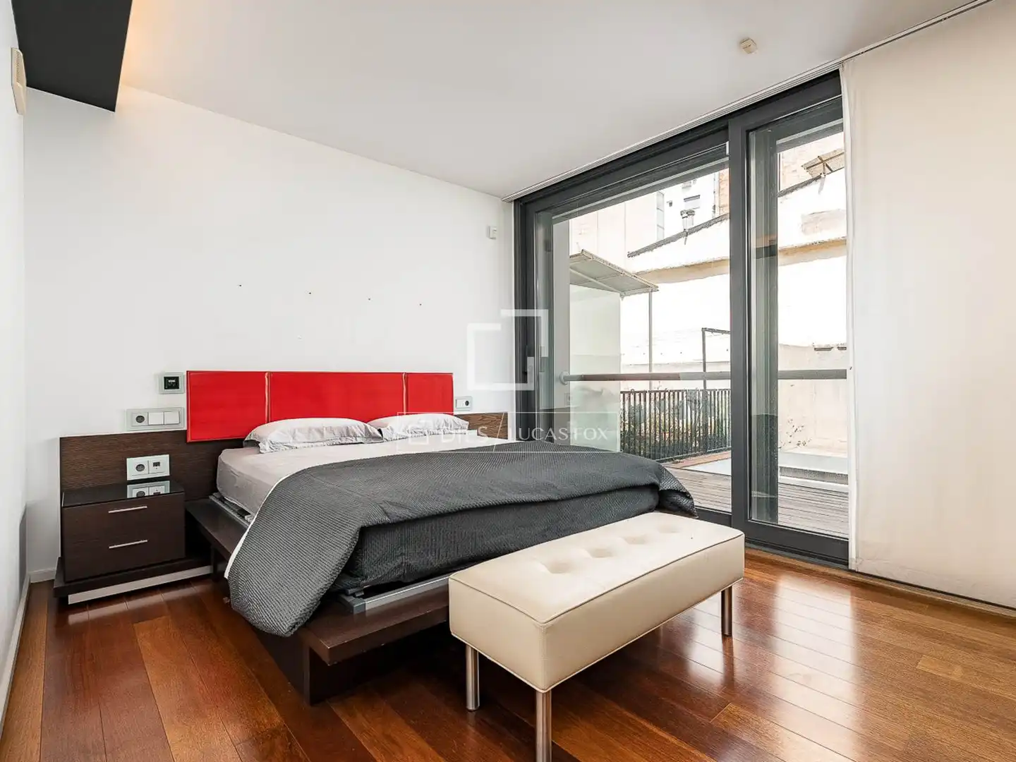 Dormitori de Casa o xalet en venda en Barcelona amb Aire condicionat, Calefacció i Terrassa