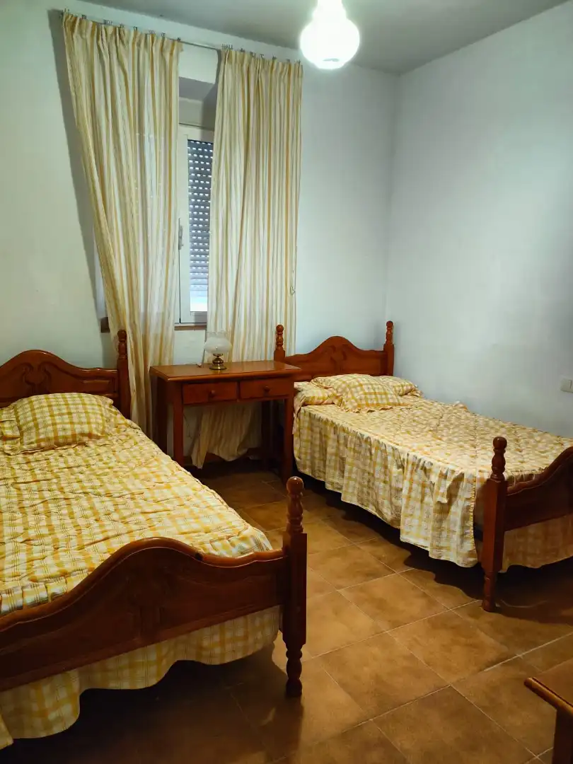 Dormitori de Casa o xalet de lloguer en Villagarcía de la Torre amb Jardí privat, Piscina i Moblat