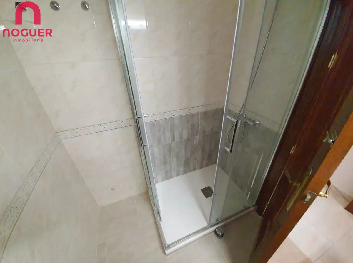 Badezimmer von Wohnung zum Verkauf in Córdoba mit Terrasse und Möbliert