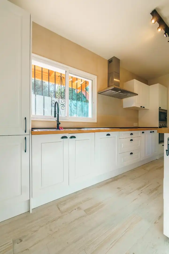 Cocina de Casa o chalet de alquiler en L'Alfàs del Pi con Piscina