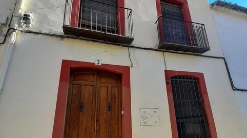 SE VENDE CASA EN LA ZONA DE LA PLAZA 1º DE MAYO