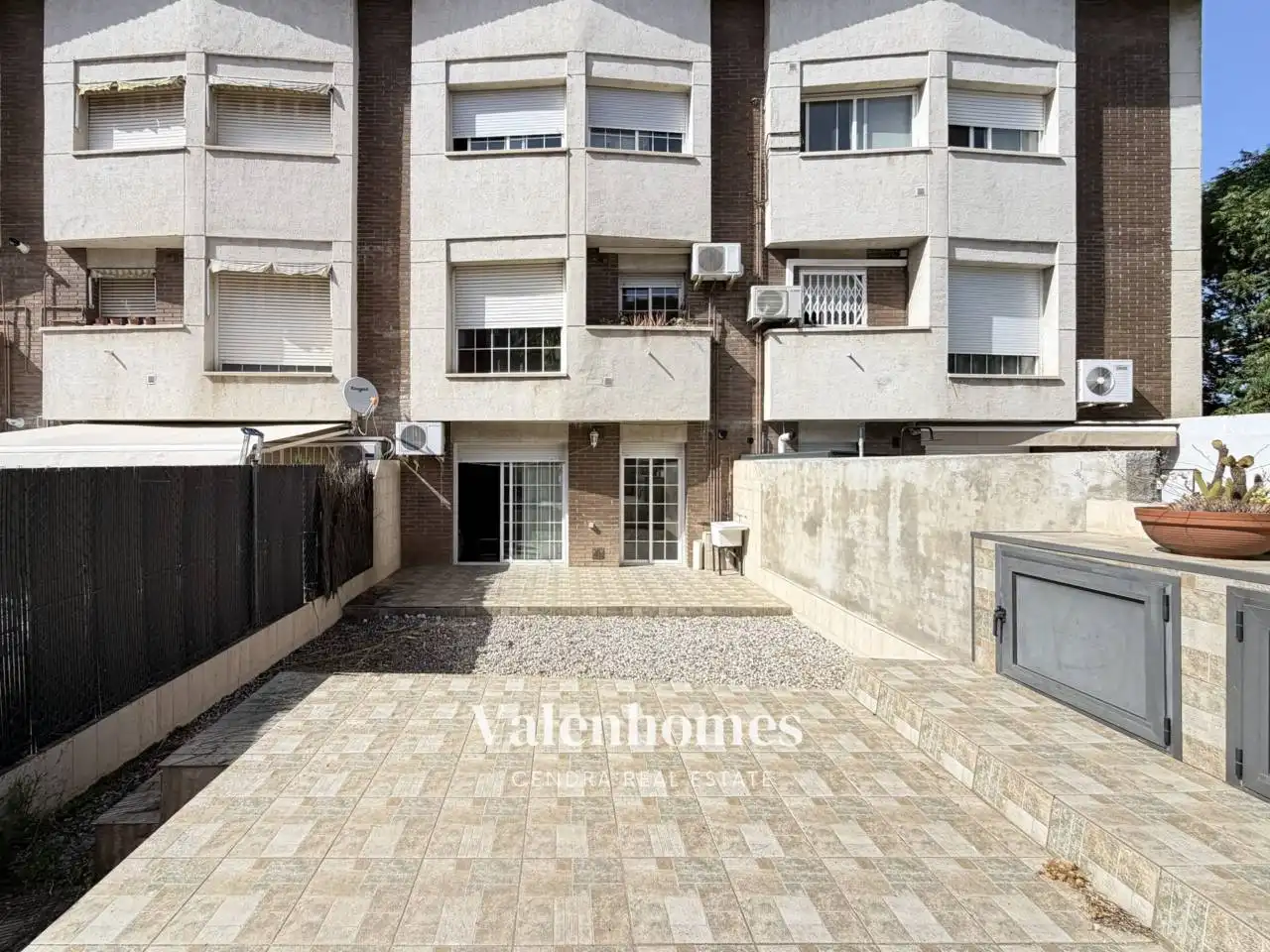 Vista exterior de Pis en venda en Montcada i Reixac amb Aire condicionat, Calefacció i Terrassa