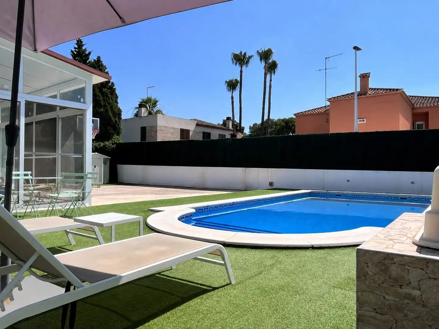 Piscina de Casa o xalet en venda en La Pobla de Vallbona amb Aire condicionat, Calefacció i Jardí privat