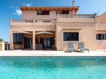 Casa rústica con piscina en venta en Ses Salines Poble