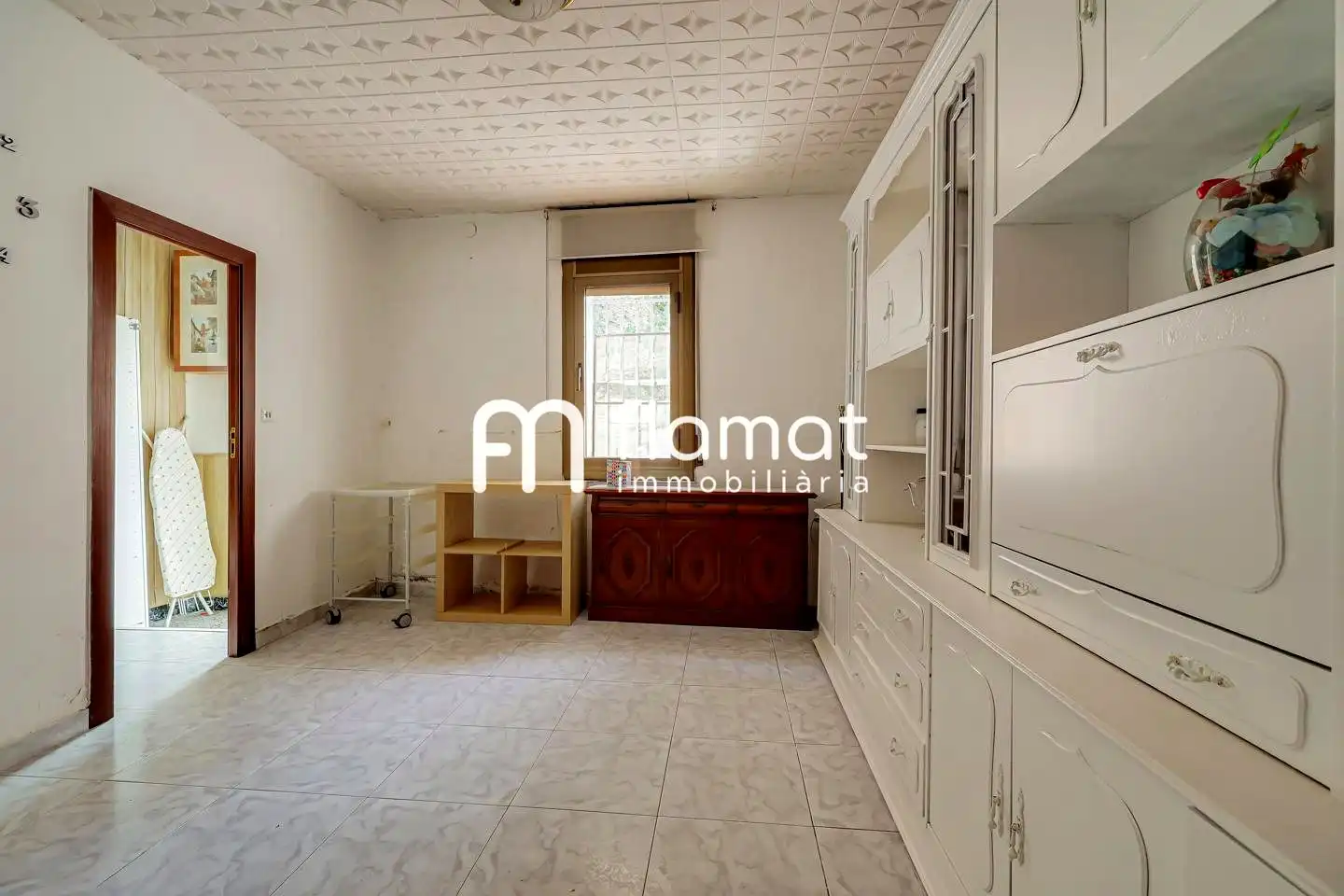 Wohnzimmer von Country house zum Verkauf in Santa Coloma de Gramenet mit Privatgarten und Terrasse