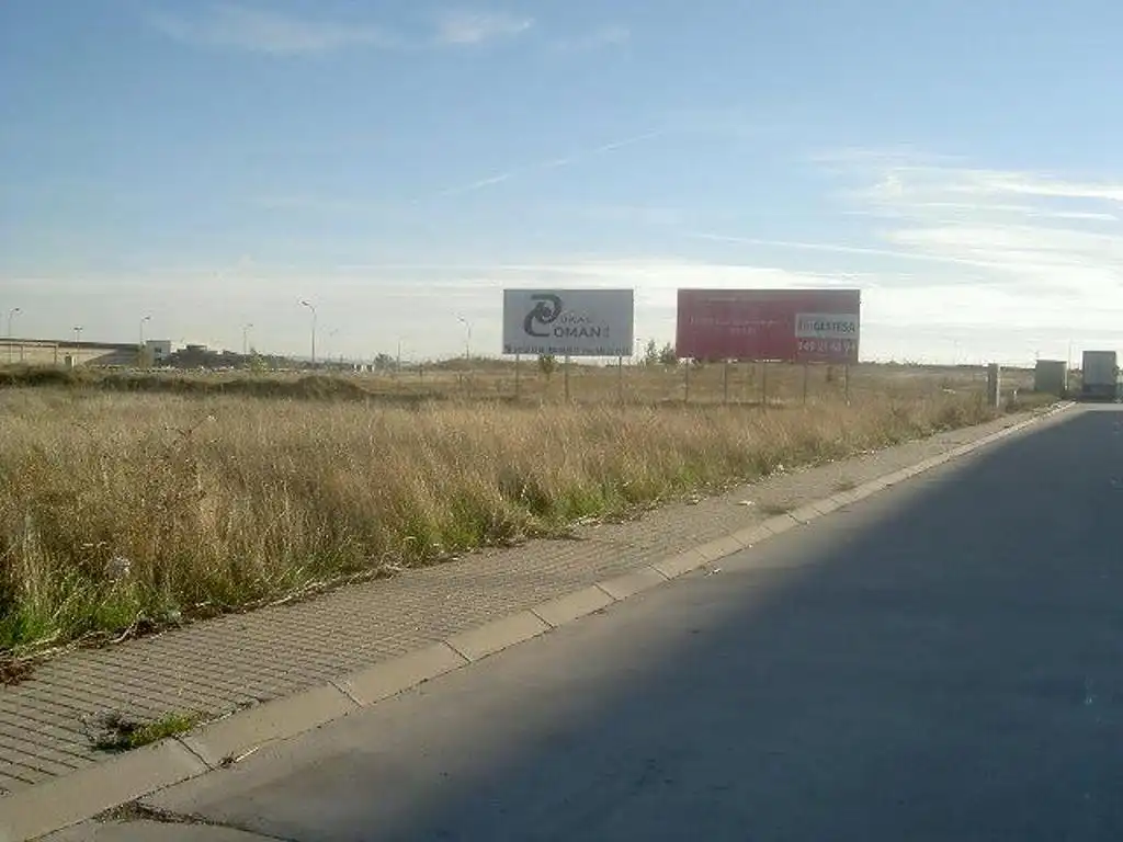 Vista exterior de Terreny industrial en venda en Yunquera de Henares