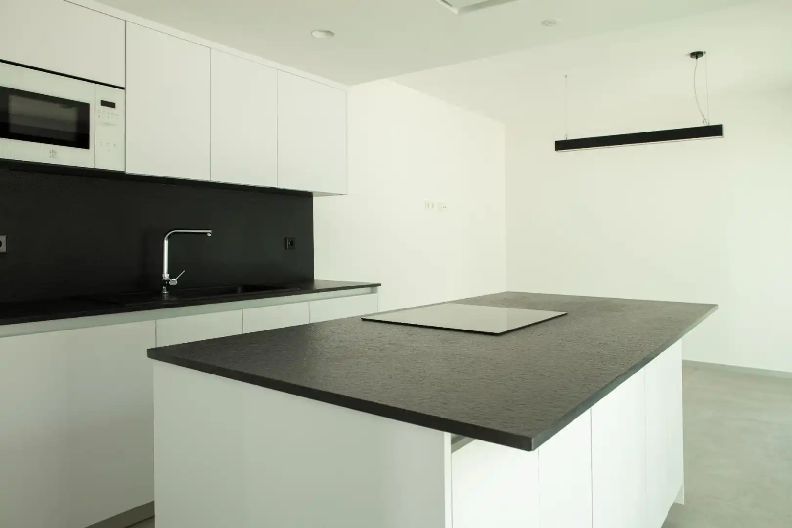 Cocina de Casa adosada de alquiler en Rocafort con Aire acondicionado, Calefacción y Jardín privado