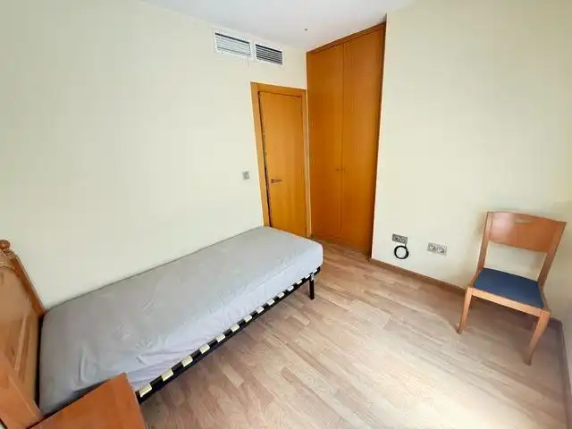 Habitación de Apartamento de alquiler en Murcia con Aire acondicionado, Calefacción y Parquet