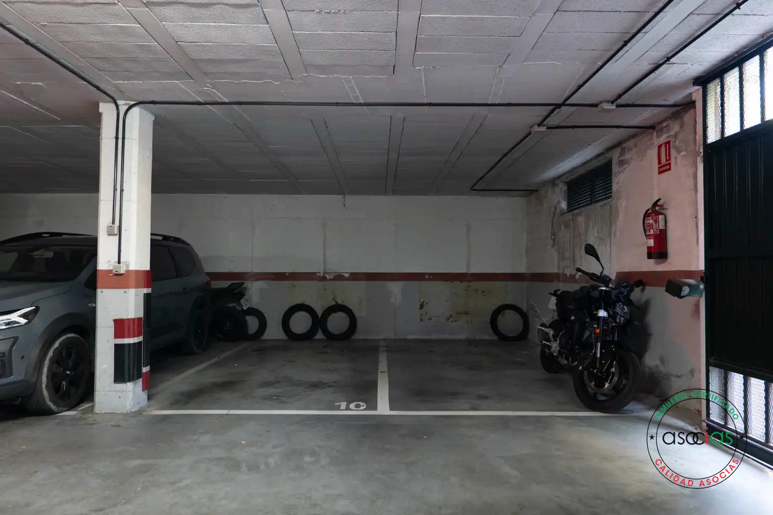 Parking de Piso en venta en Gijón  con Calefacción, Parquet y Trastero