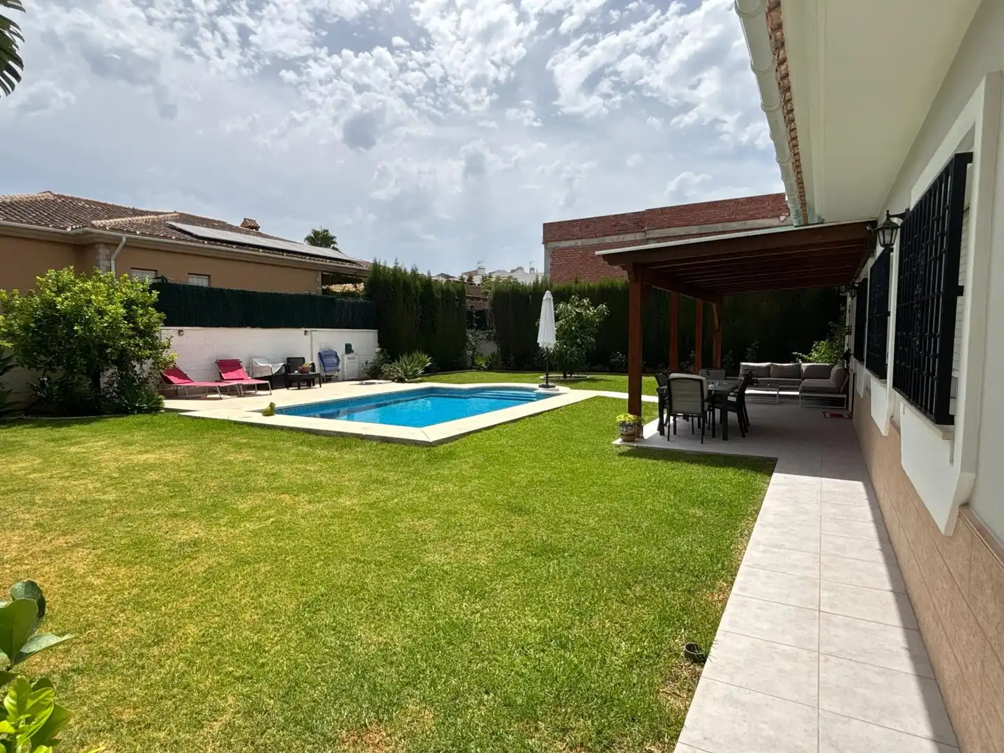Piscina de Casa o xalet en venda en Alhaurín de la Torre amb Aire condicionat, Terrassa i Traster