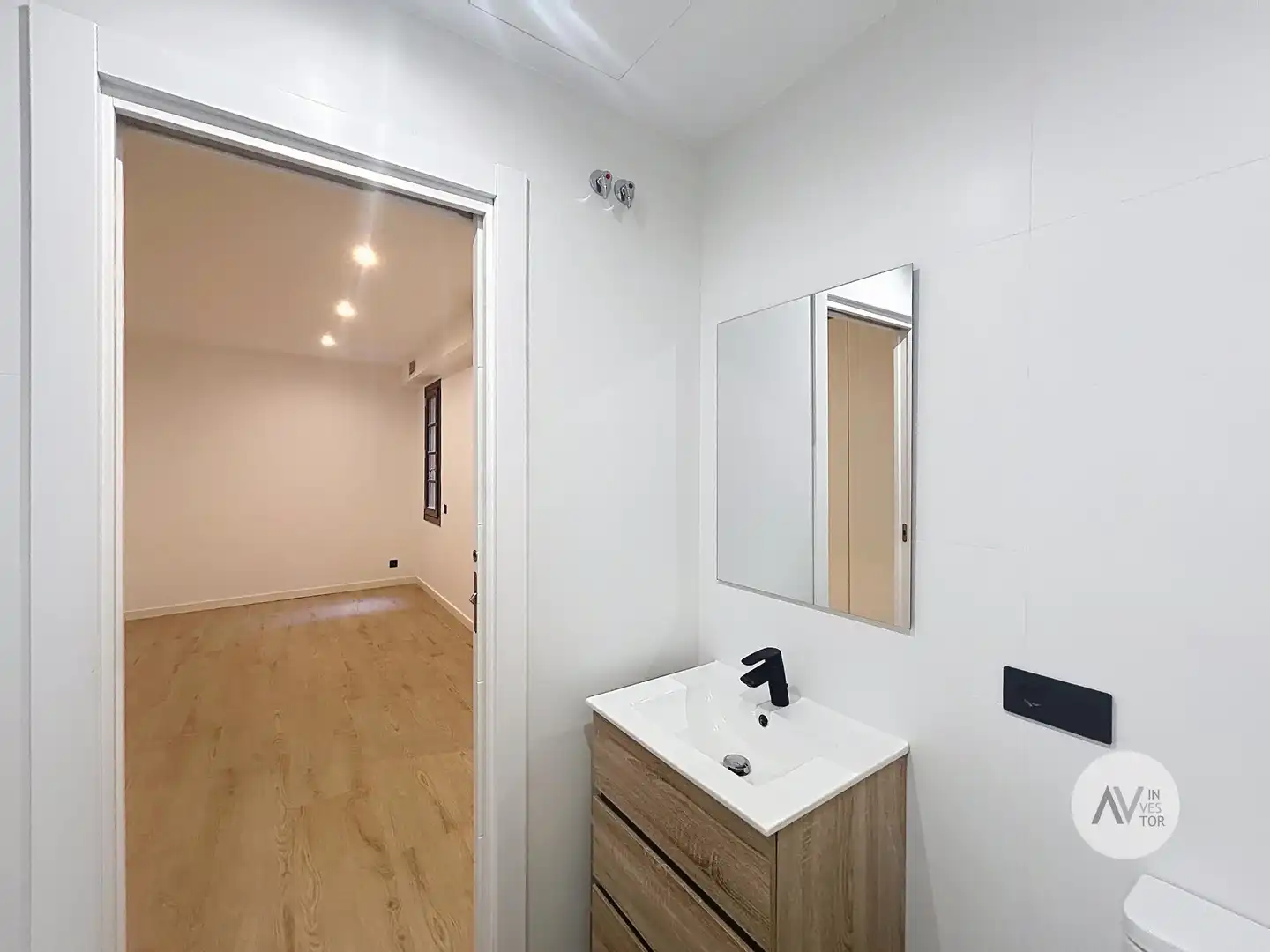 Baño de Apartamento en venta en Barcelona con Aire acondicionado, Calefacción y Balcón