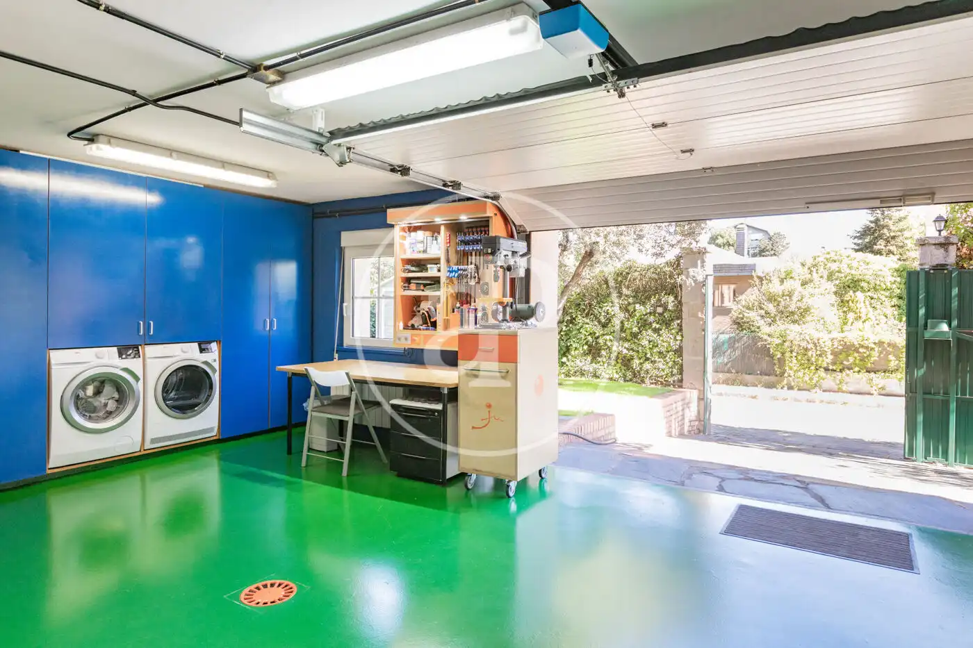 Houses for sale in Madrid  with Air Conditioner, Heating and Private garden
