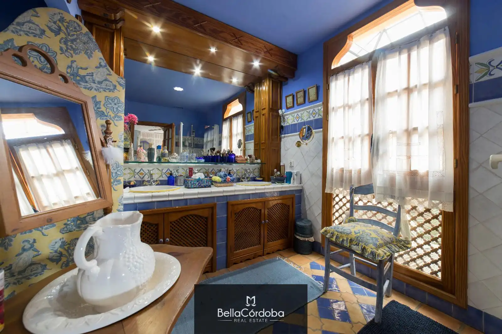 Bathroom of Houses for sale in Córdoba  with Air Conditioner, Heating and Terrace