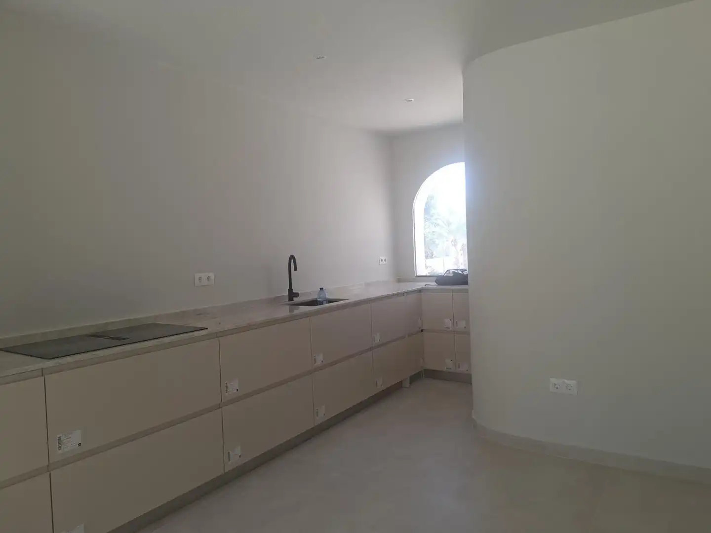 Cocina de Casa o chalet en venta en L'Alfàs del Pi con Aire acondicionado, Jardín privado y Terraza