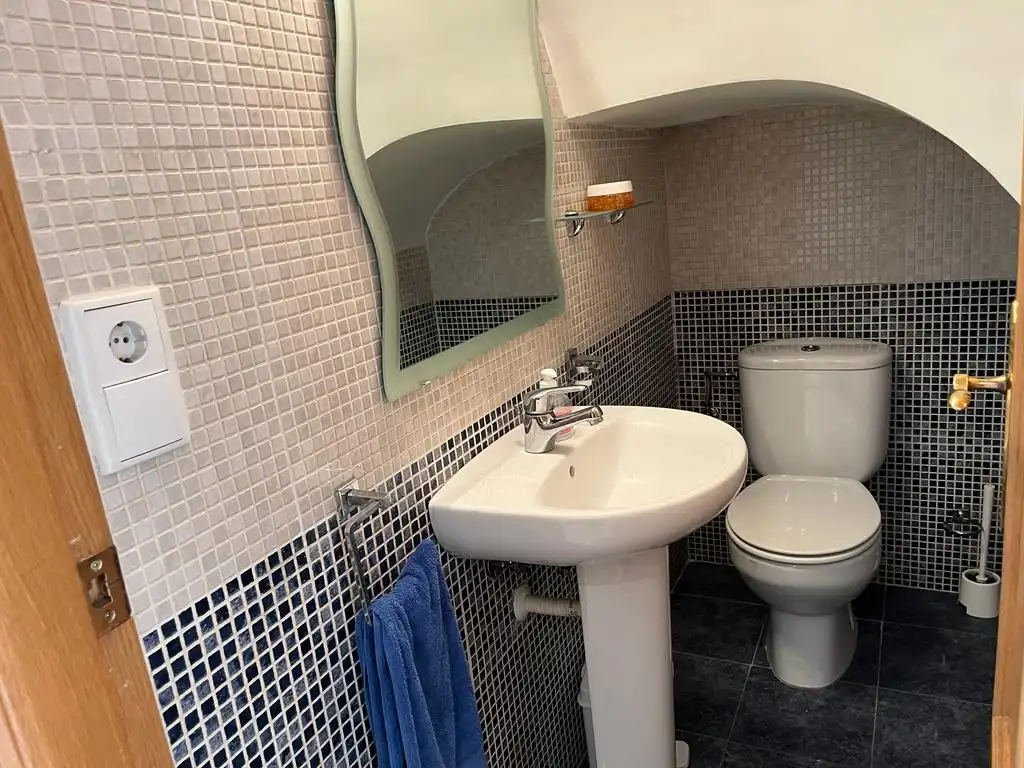 Badezimmer von Maisonette zum Verkauf in Benicalap