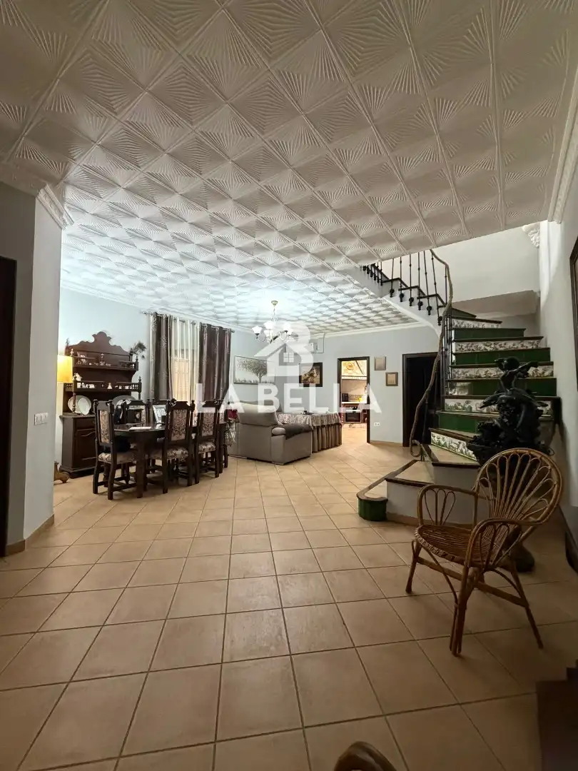 Casa o xalet en venda en Umbrete amb Aire condicionat, Traster i Moblat