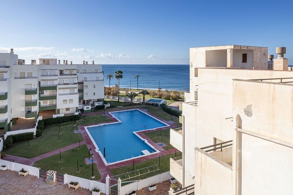 Swimming pool of Flat for sale in Salobreña  with Air Conditioner, Heating and Private garden