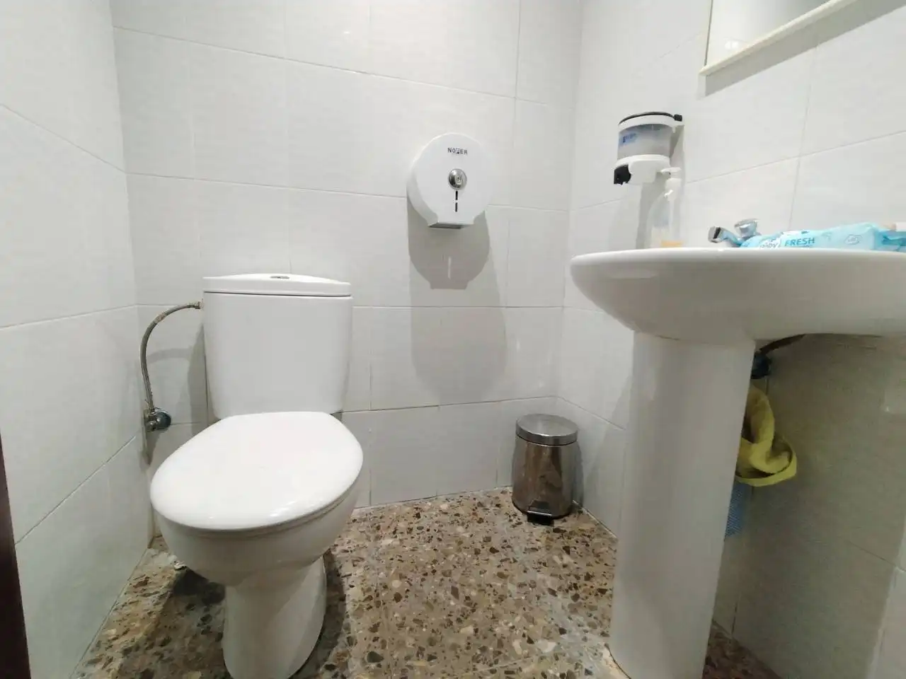Bany de Casa o xalet en venda en Terrassa amb Aire condicionat, Calefacció i Terrassa